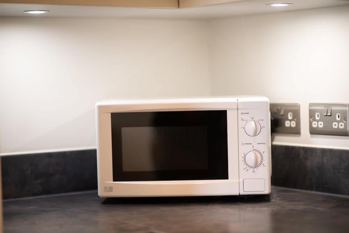 Fantastic 1 Bed Apartment In Crawley Extérieur photo